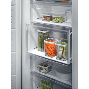 Electrolux Congelador vertical de libre instalación de 1860 mm LUT6NE28W | Reacondicionado