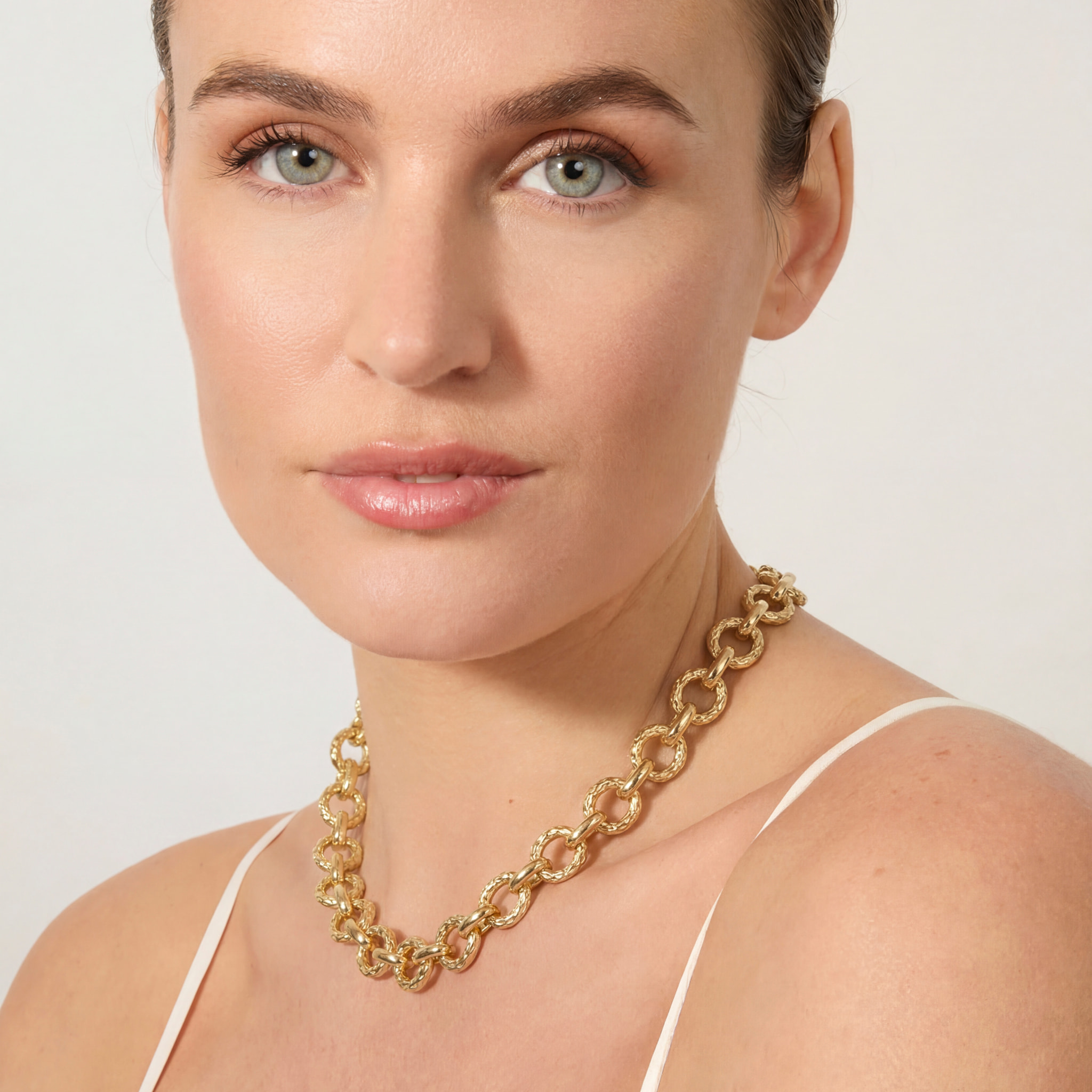 Collar Nakye acabado oro amarillo 18k