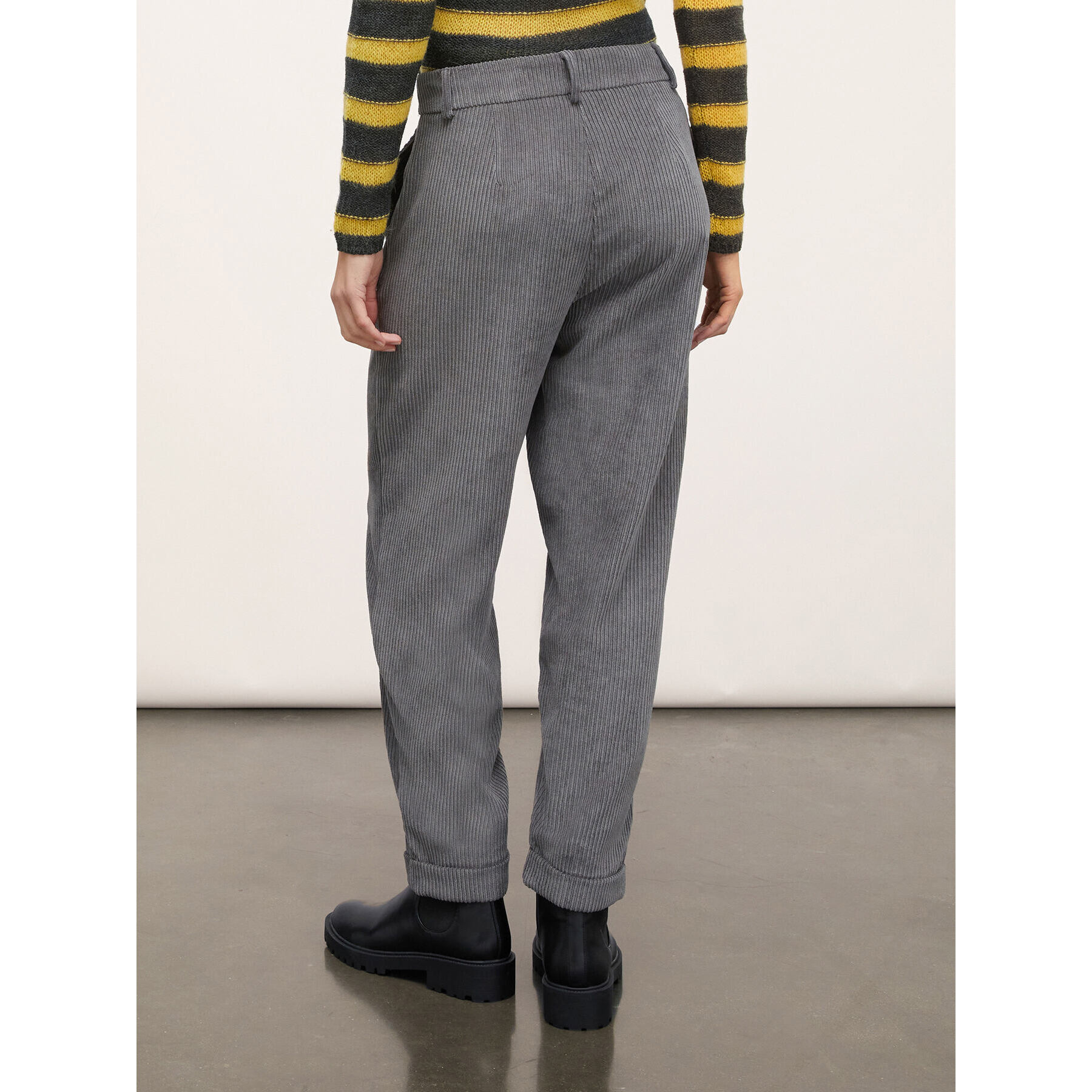 Motivi - Pantaloni chino in velluto a coste - Grigio