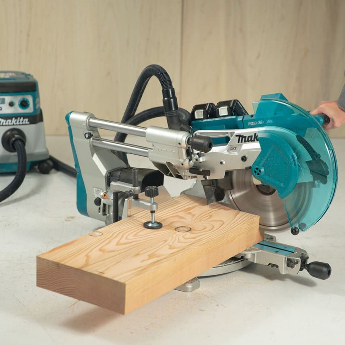 Tronzadora radial 36V (2x18V) LXT Ø305 mm - MAKITA - con 2 baterías 18V 5.0Ah - cargador - módulo AWS - DLS211PT2U
