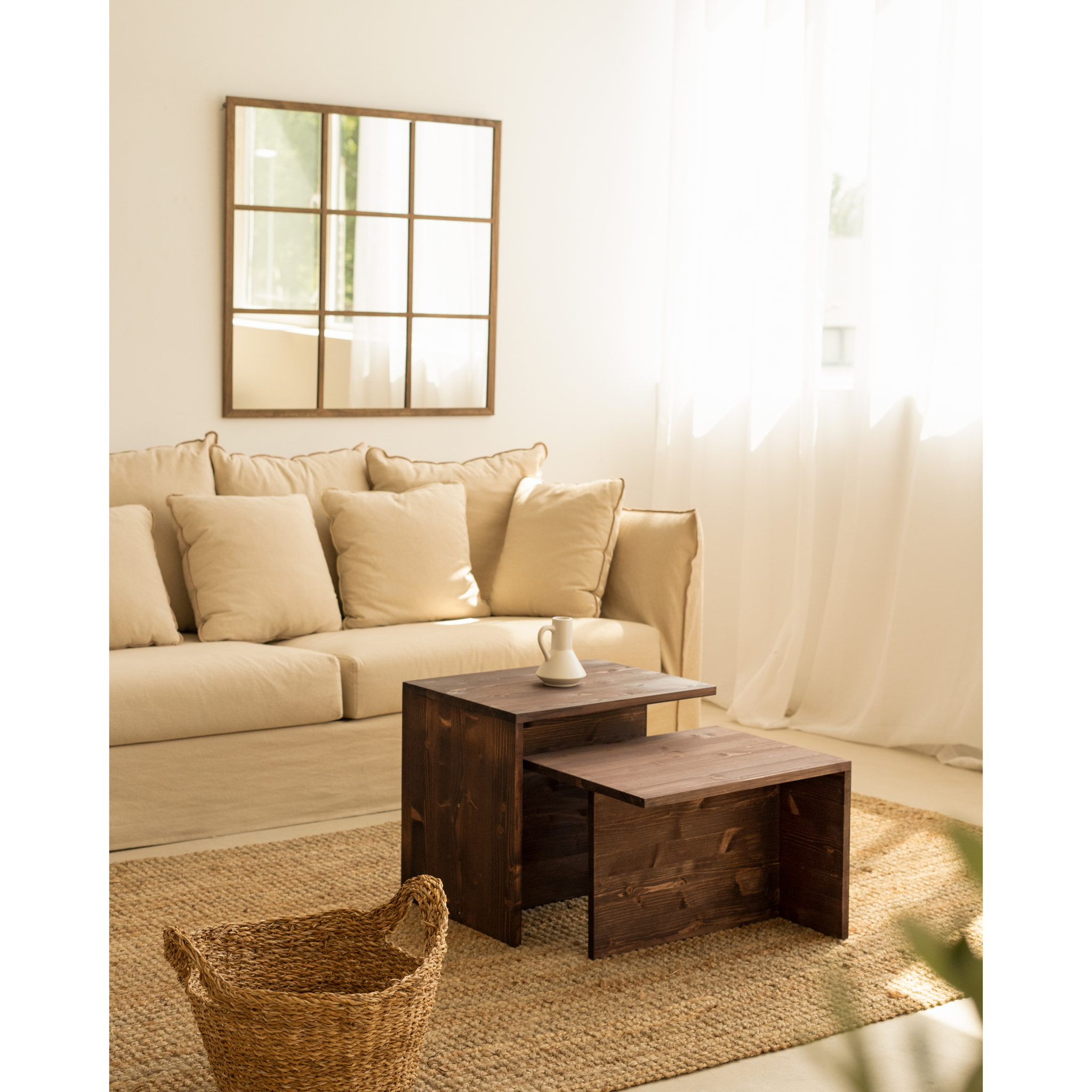 Table basse 2 pièces en bois massif ton noyer de 100x45cm Hauteur: 44.6 Longueur: 100 Largeur: 39