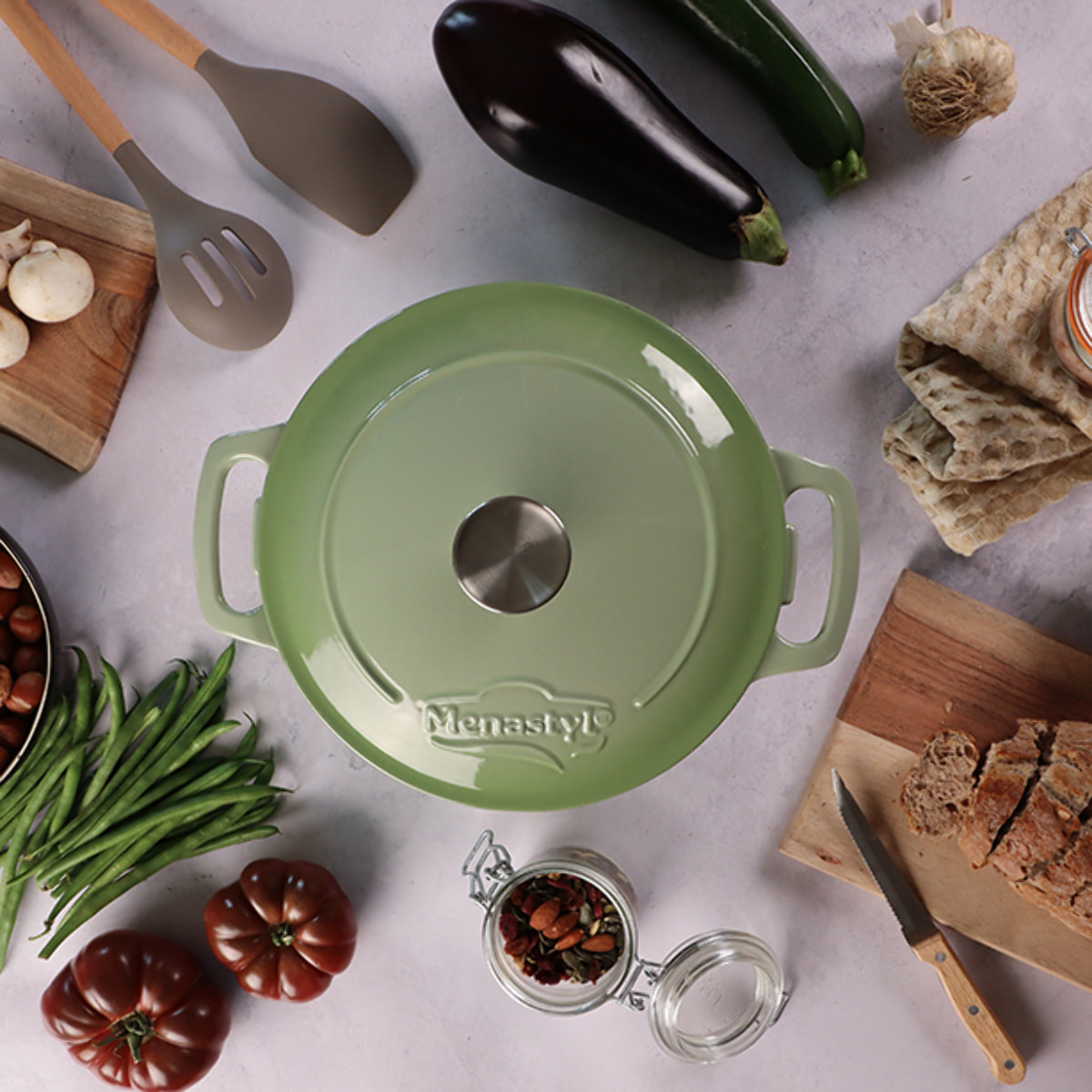 Cocotte ronde 7L en fonte émaillée verte COLETTE