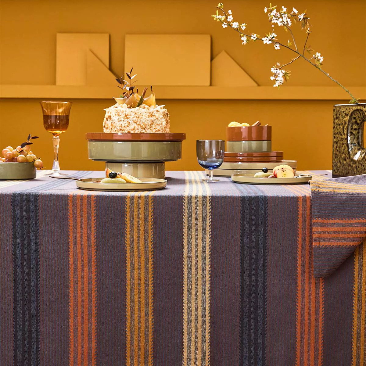 Chemin de table pur coton motif jacquard brun marron Mille bambous onyx