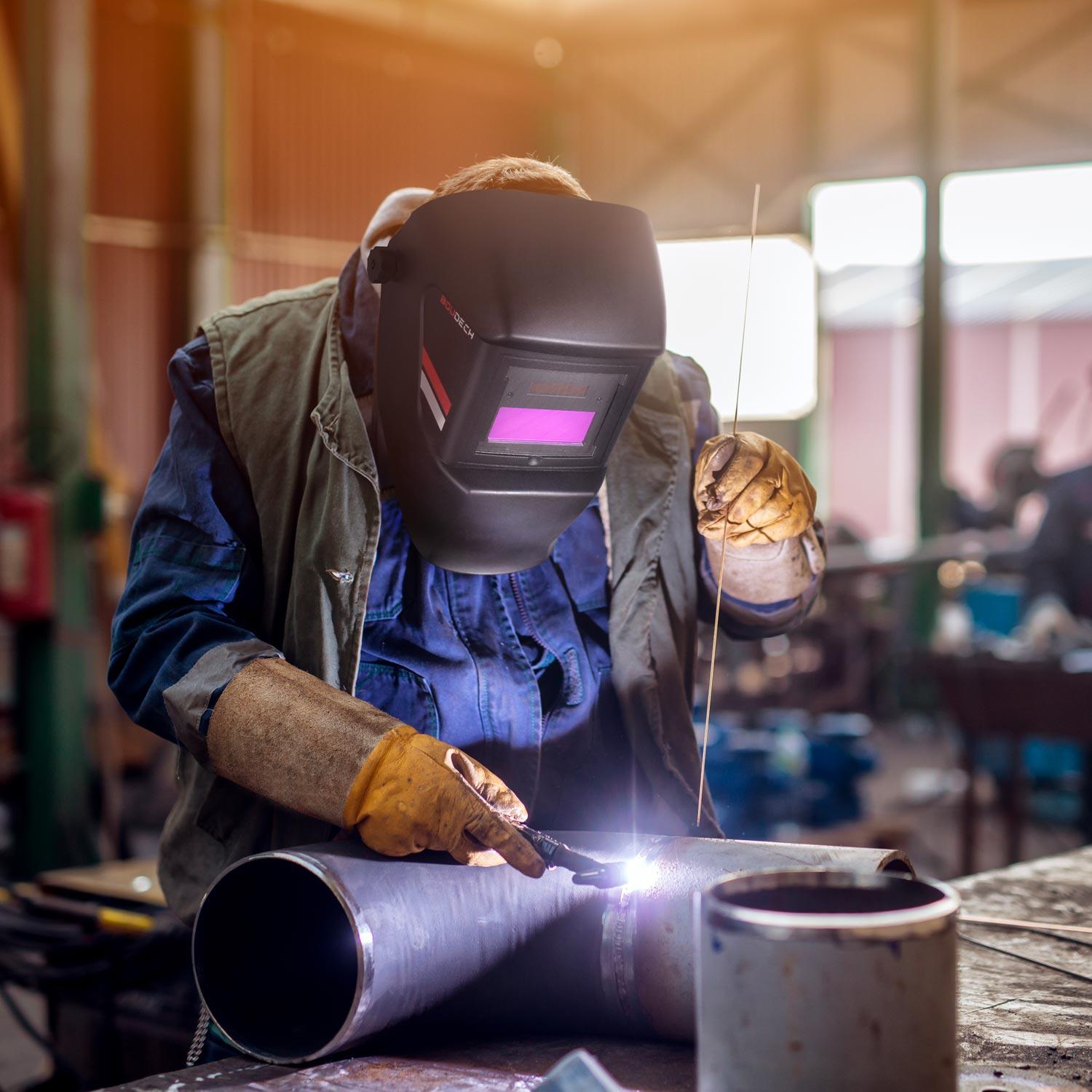 Maschera per saldatura automatica con casco protettivo e schermo autoscurante