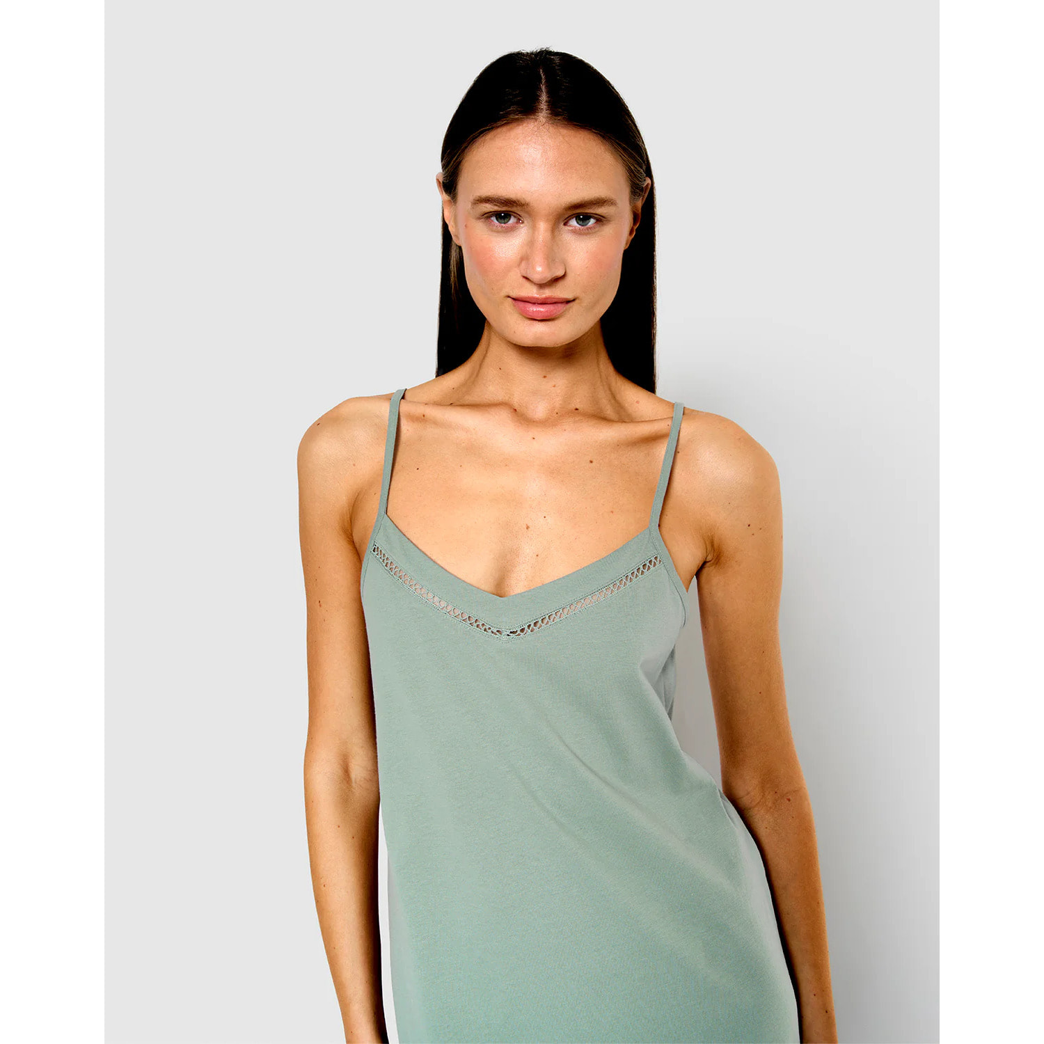 Camisón corto tirantes vainica verde azulado