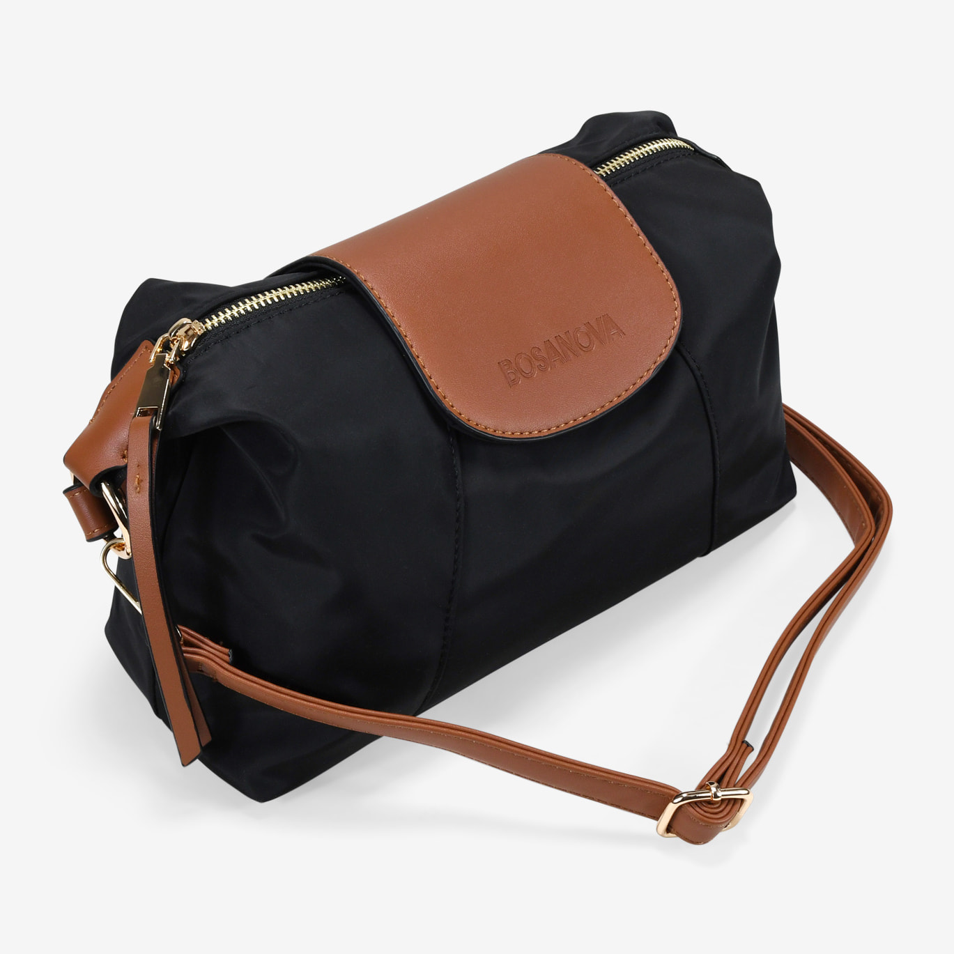 Bolso de hombro negro en nylon con solapa