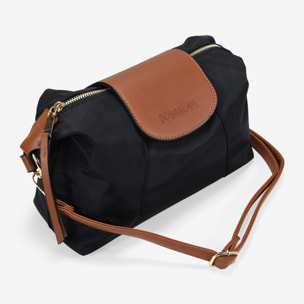 Bolso de hombro negro en nylon con solapa