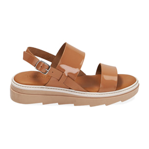 Sandalias nude en charol