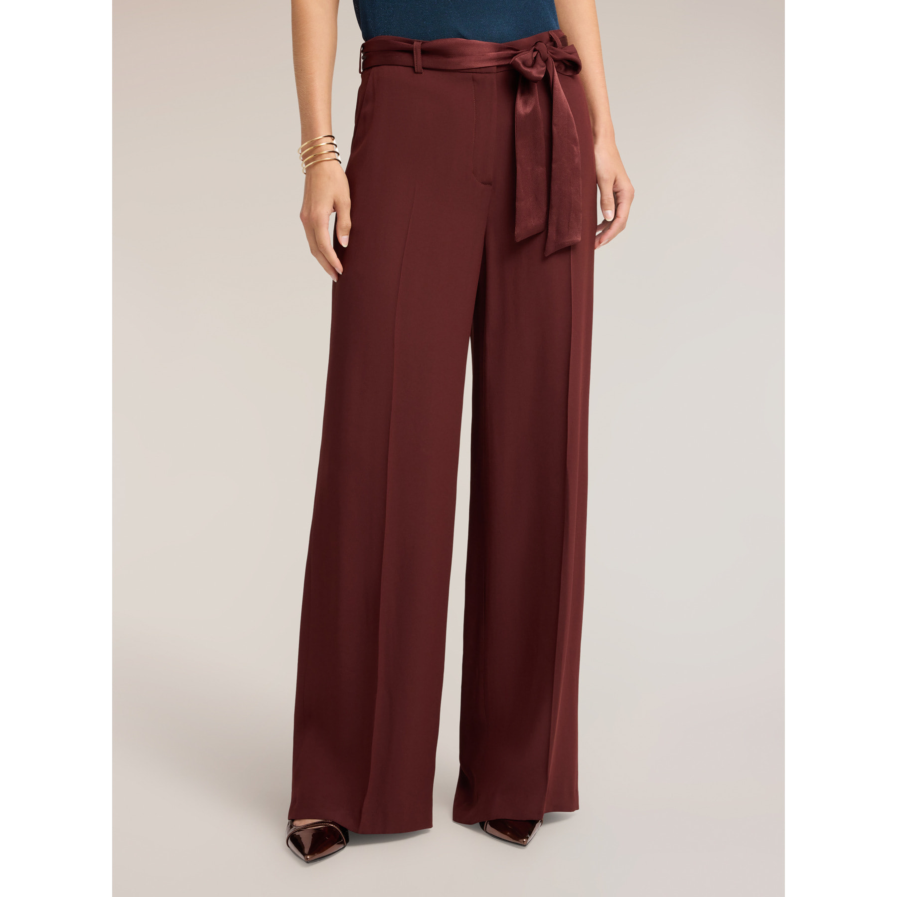Motivi - Pantaloni palazzo in enverse satin con fusciacca - Marrone