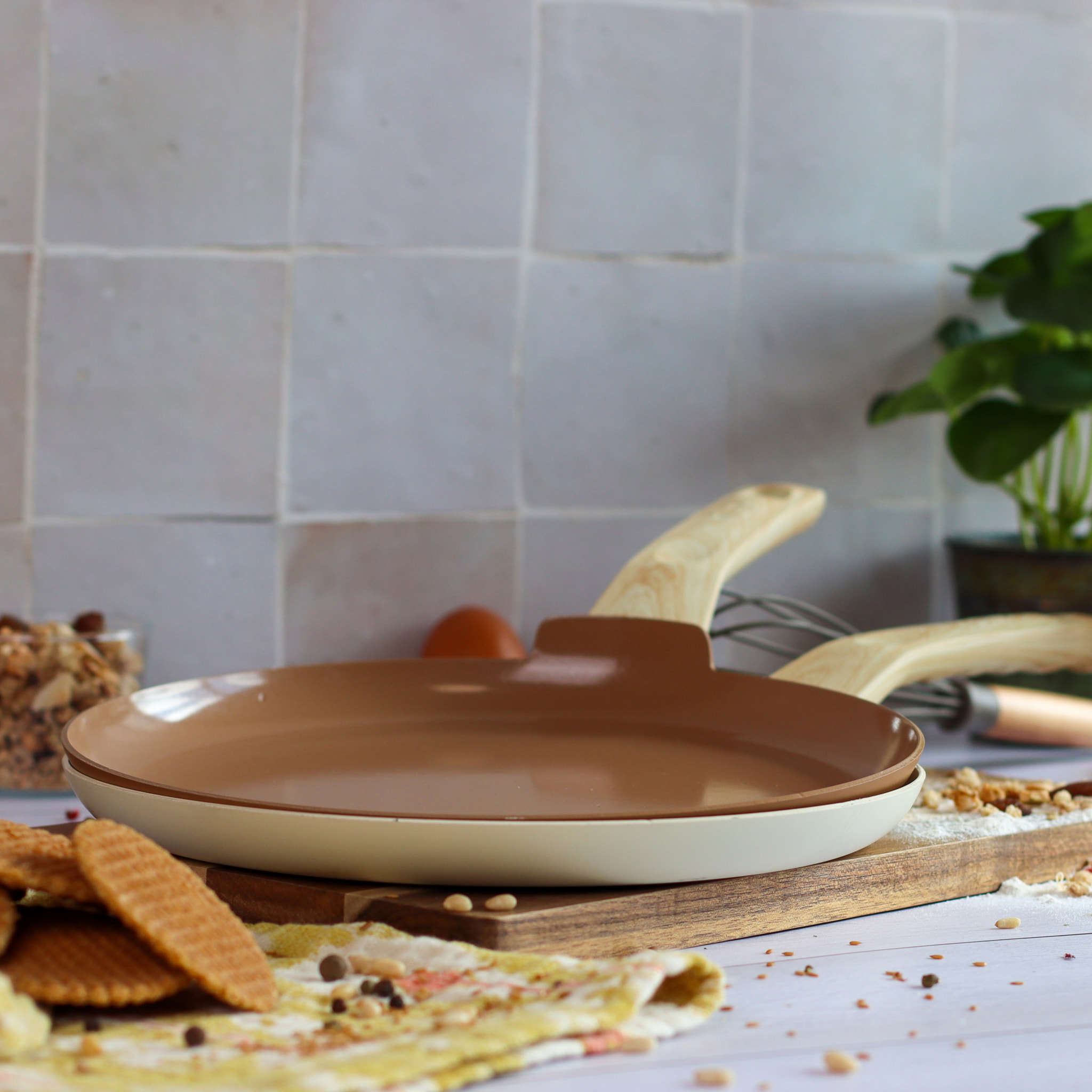 Crêpière 26cm avec revêtement céramique noisette - tous feux COLORAMA