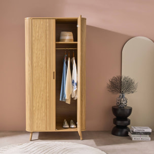 Armoire 2 portes effet bois rainuré avec étagère et penderie. L 90 x P 60 x H 180cm