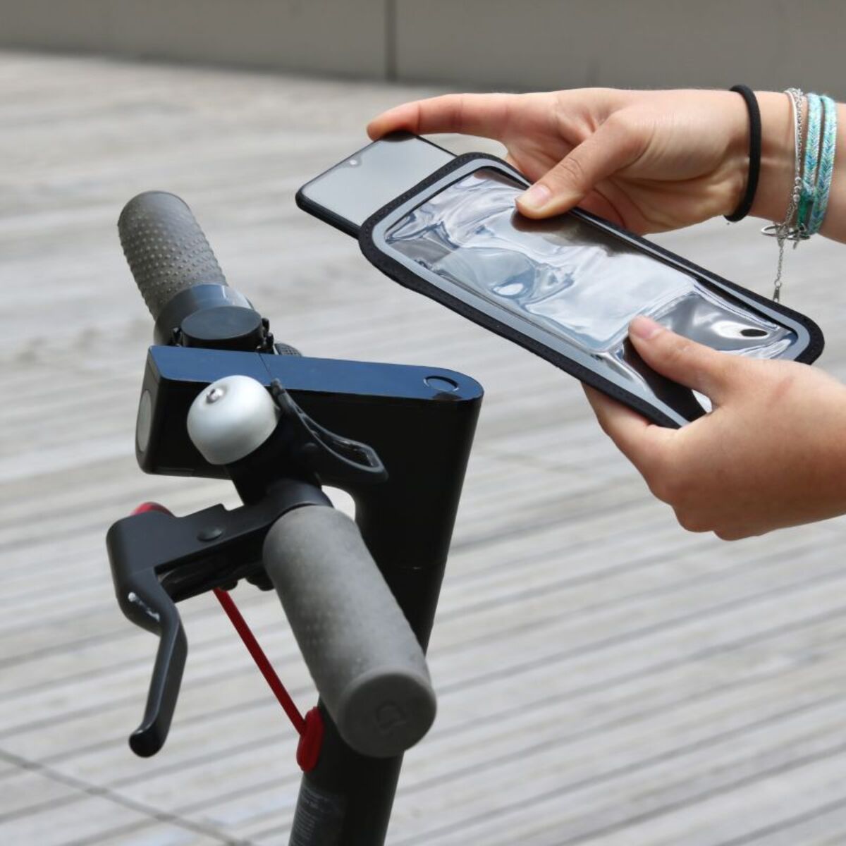 Support smartphone SHAPEHEART Magnétique taille M vélo/trottinette