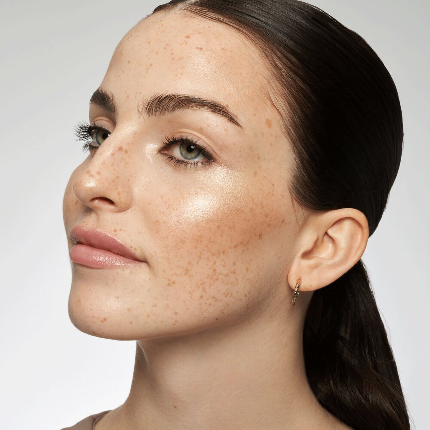 All Over Glow Tint - Illuminateur Liquide Yeux et Joues