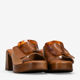 Sandalias de tacón cuero en piel con hebilla marmolada