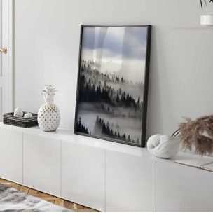 Affiche encadrée forêt de pins dans la brume Affiche + cadre en métal - Noir