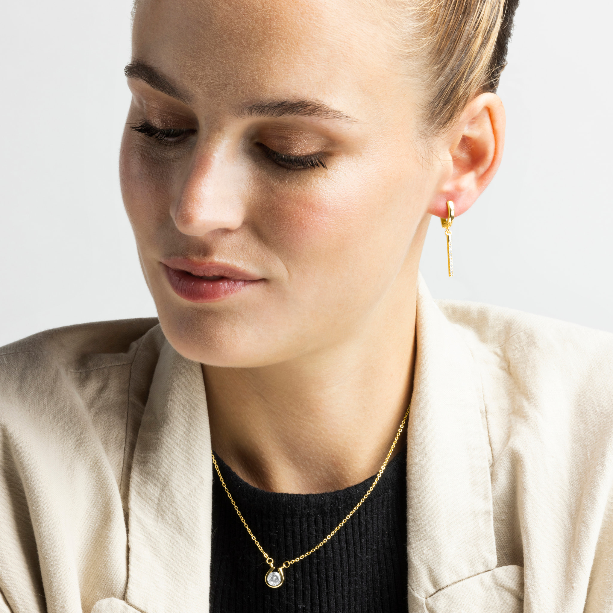 Pendientes de Circonita Brillante acabados en oro amarillo de 18k