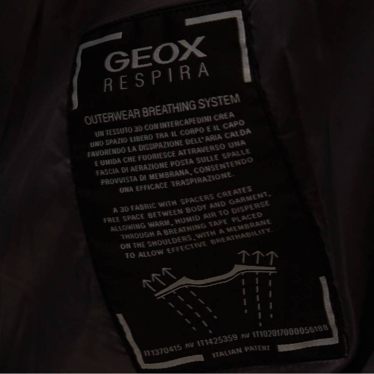 Abrigos Hombre de la marca GEOX  modelo M COLBYN SHORT JKT NEGRO