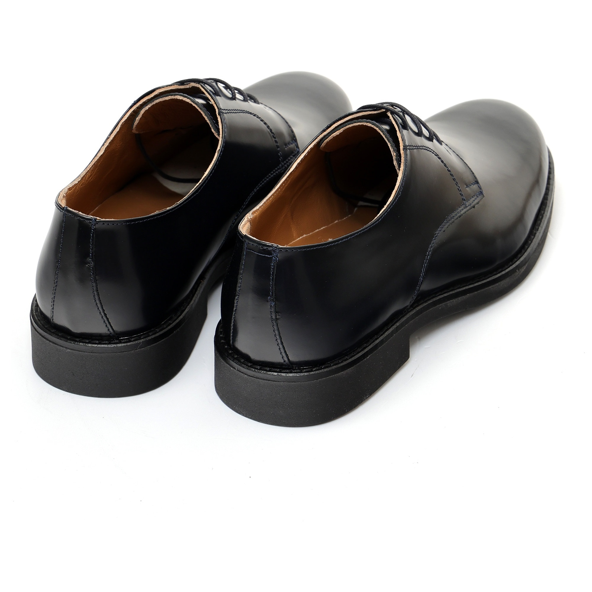 Derby stringate in pelle abrasivato con fondo in gomma