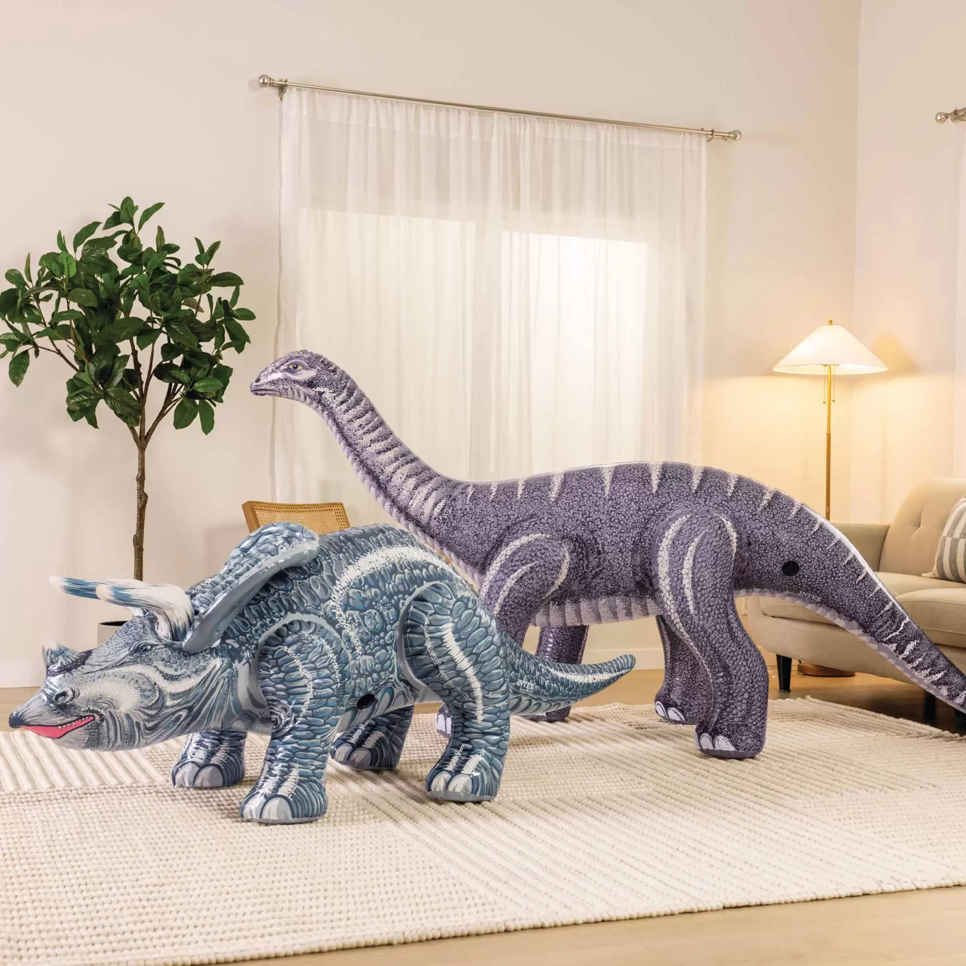 Intex 48594NP - Dinosauri Gonfiabili Assortiti, Brontosauro o Triceratopo, 1 Pezzo