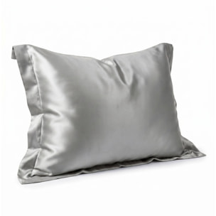 Coppia federe in seta 50x80 cm con zip e volani, fronte in seta morbida e lucente, retro in tencel traspirante, effetto anticrespo e delicata su pelle e capelli, eleganti e confortevoli, ideali per ogni stagione
