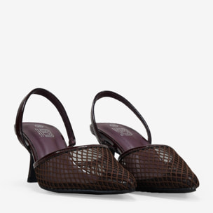 Zapatos de tacón marrones destalonados de malla