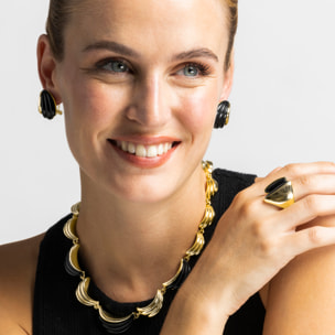 Collar con Resina Negra acabado oro 18k