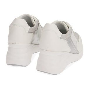 Slip-on bianco/argento, zeppa 5,5 cm