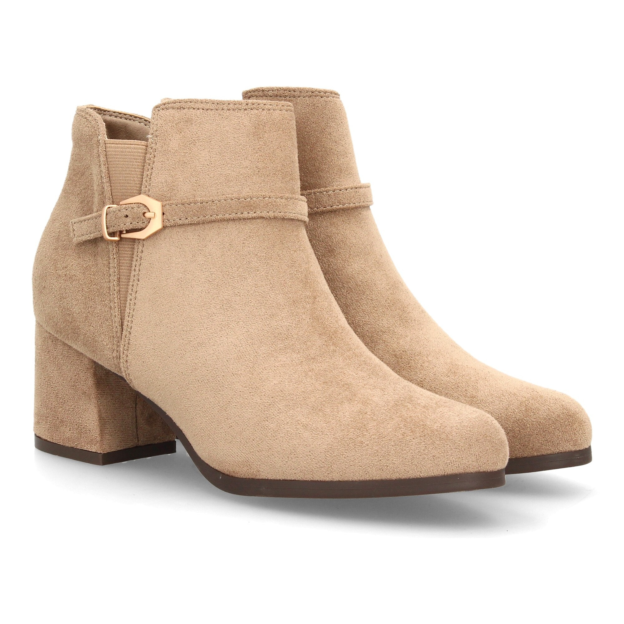 Botines elegantes con hebilla y tacón