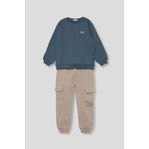 Conjunto niño sudadera petróleo y beige y pantalón jogger cargo, bolsillos laterales y puños elásticos | Color: Petroleo | Street Monkey
