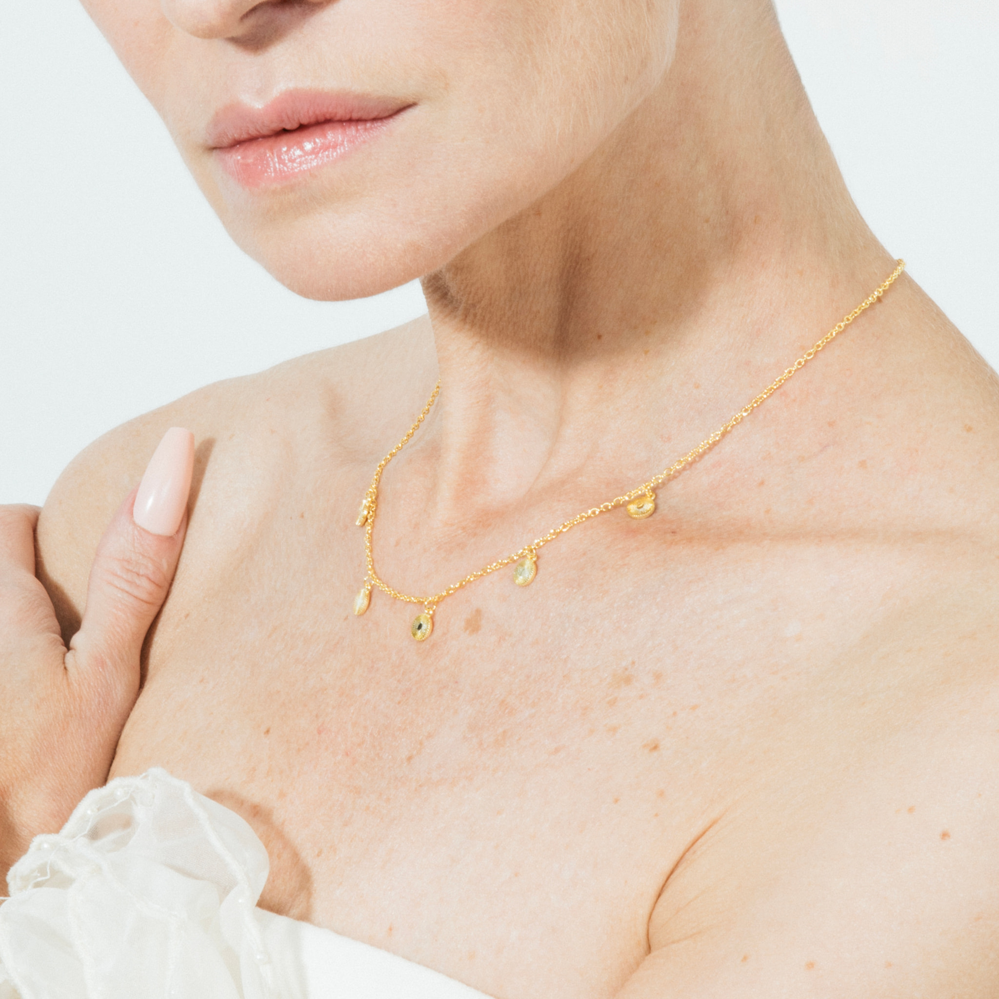 Collar acabado en oro amarillo de 18K