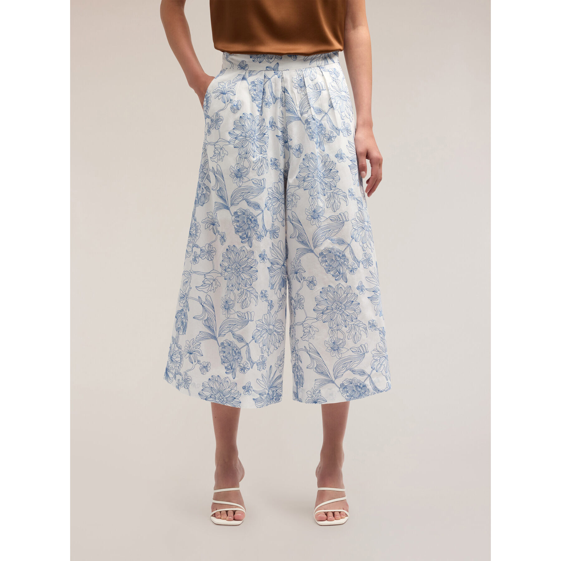 Motivi - Pantalones cropped de algodón con bordado floral - Light - blue