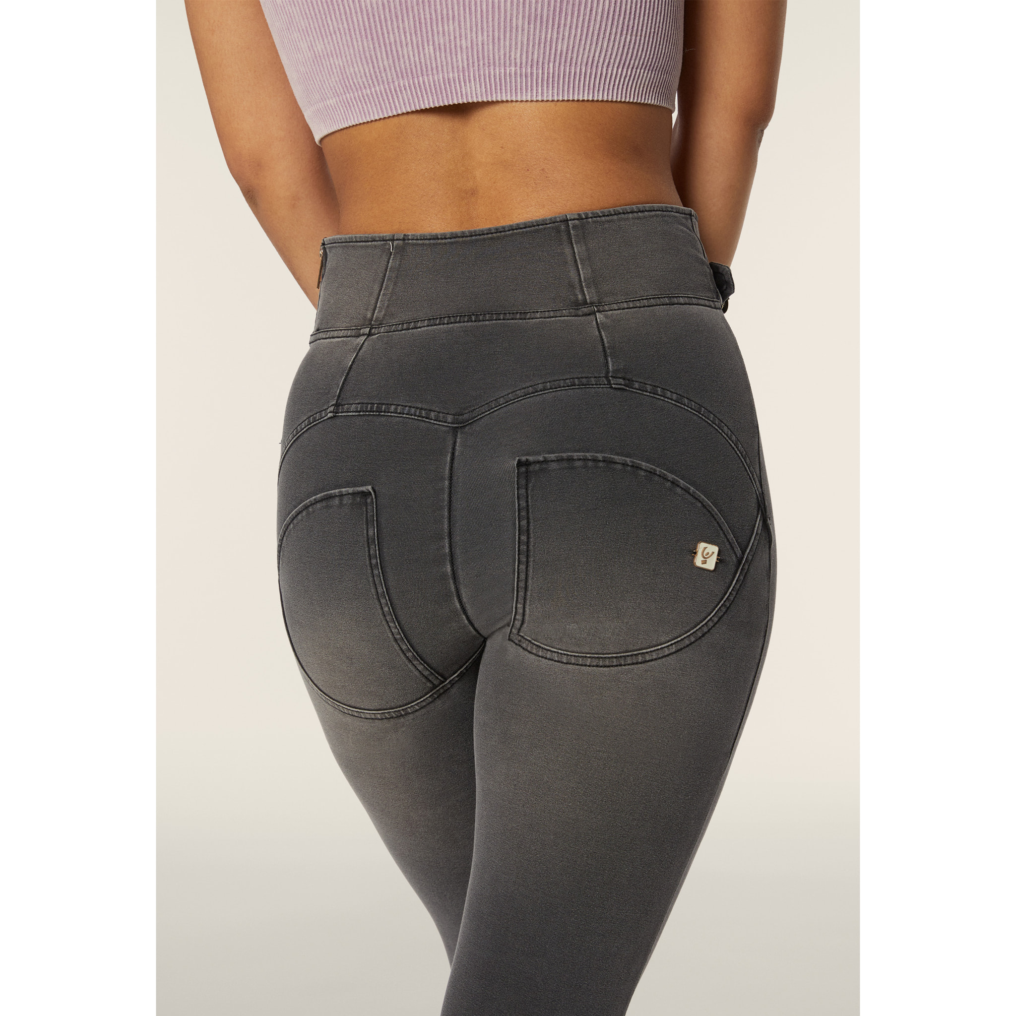 Jeggings WR.UP® con vita alta decorata da fibbia laterale