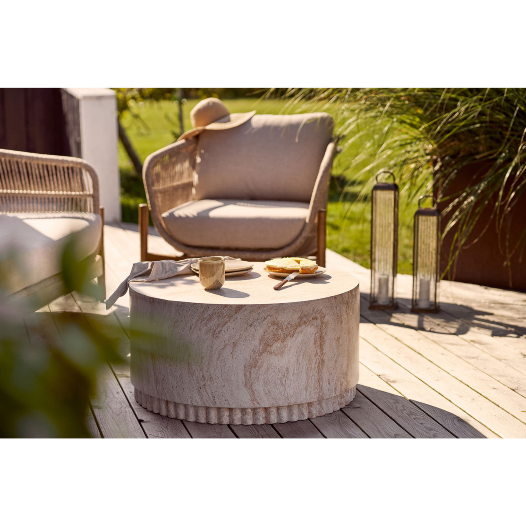 Lanterna alta Herslev in vetro e metallo effetto ottone antico 12x12x60 cm