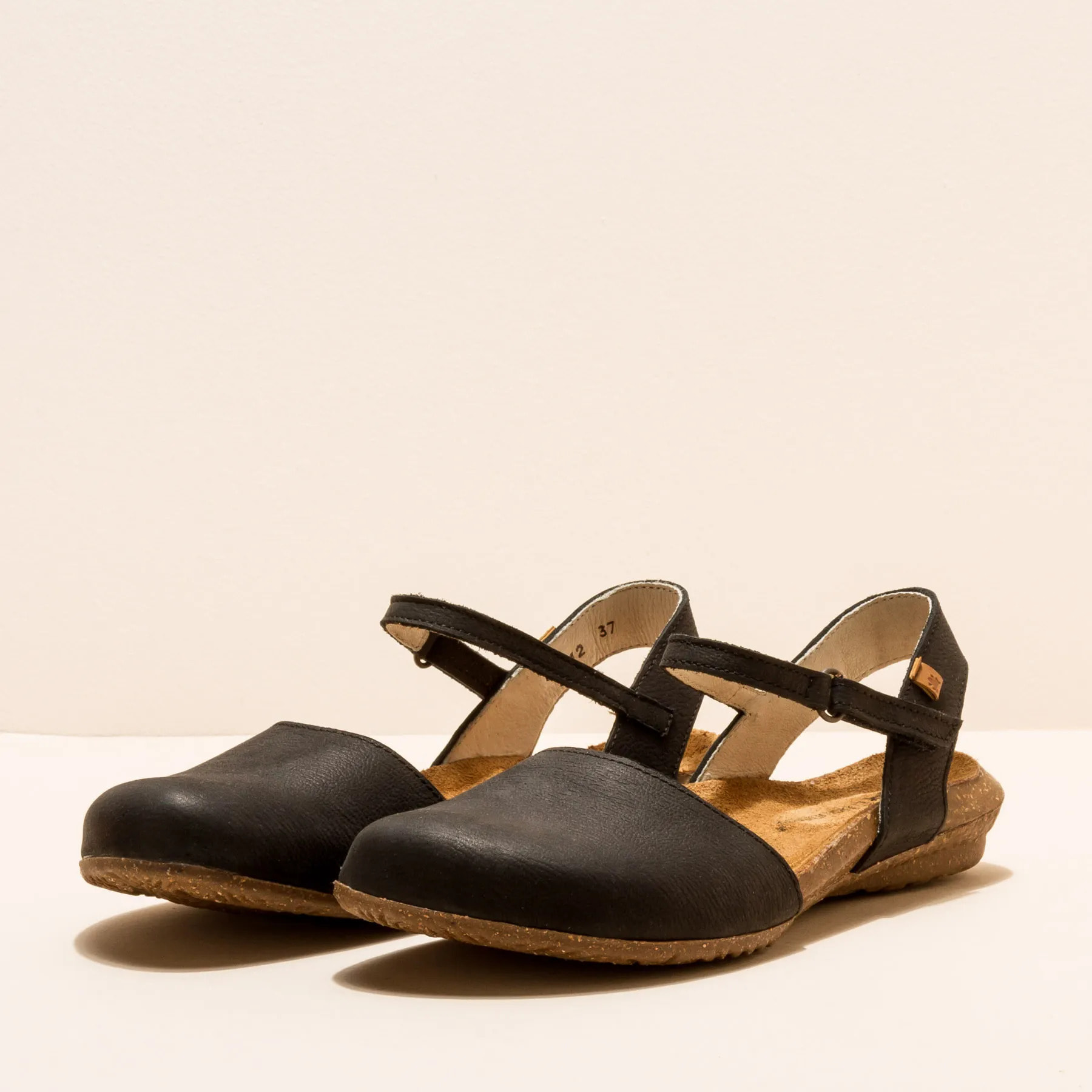 Sandalias N412 PLEASANT BLACK / WAKATAUA color Black