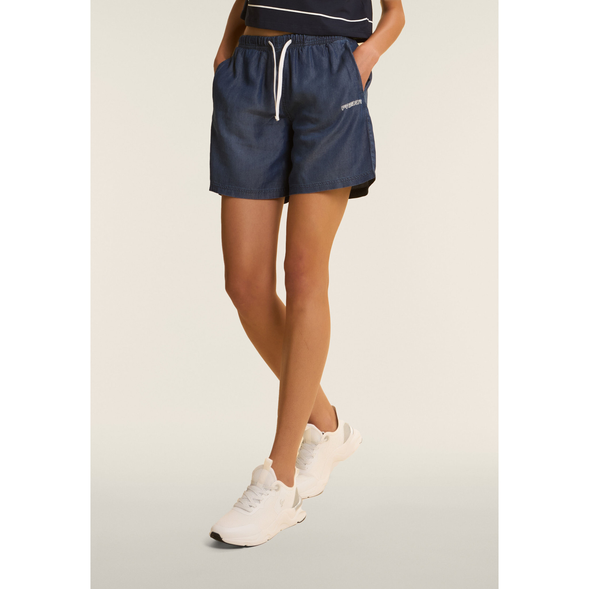 Pantaloni Corti in Chambray con Coulisse in Contrasto