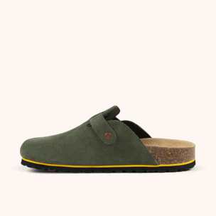 MUNICH NATAL 03 Zueco unisex de ante verde oliva con hebilla y suela de corcho