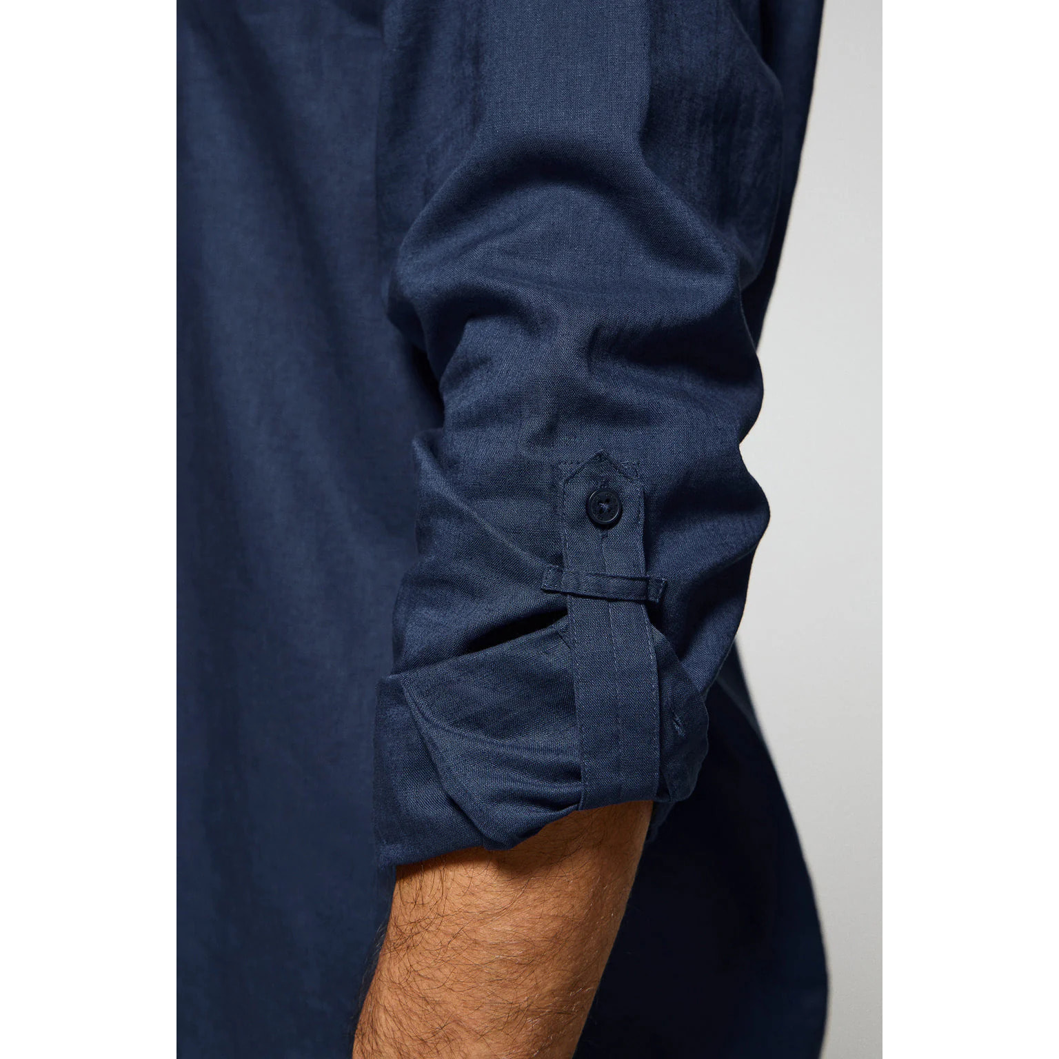 Camicia blu marino in lino-cotone regular fit con logo ricamato