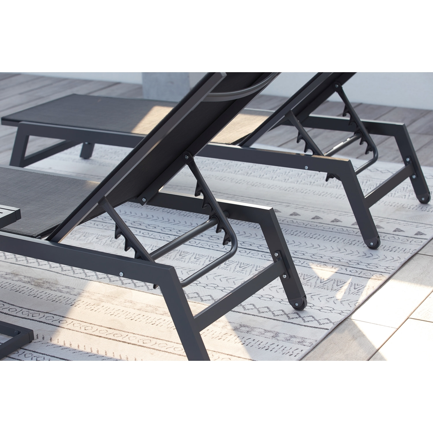 Lot de 2 transats et une table d'appoint noir PEROU