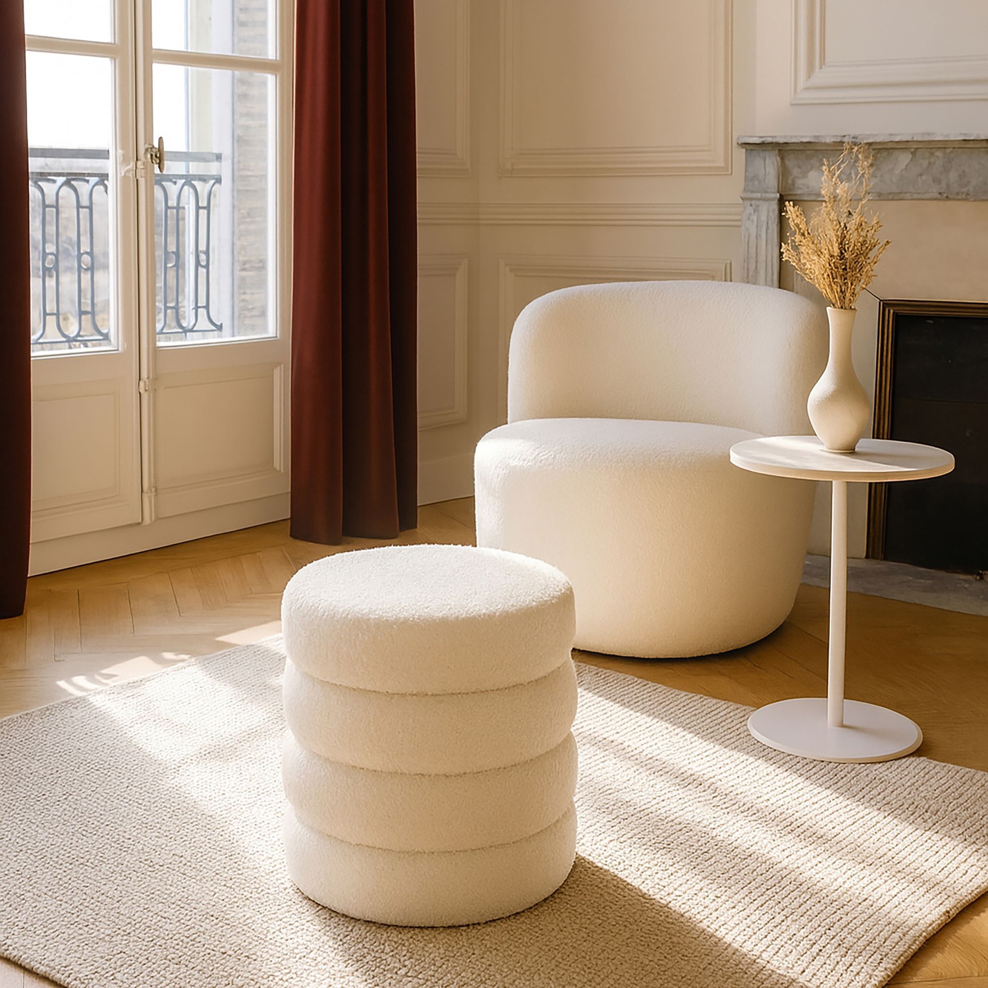Pouf en tissu bouclette blanc et structure en bois MALO