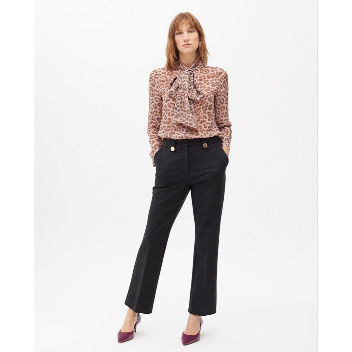 Pantaloni in maglia con bottoni