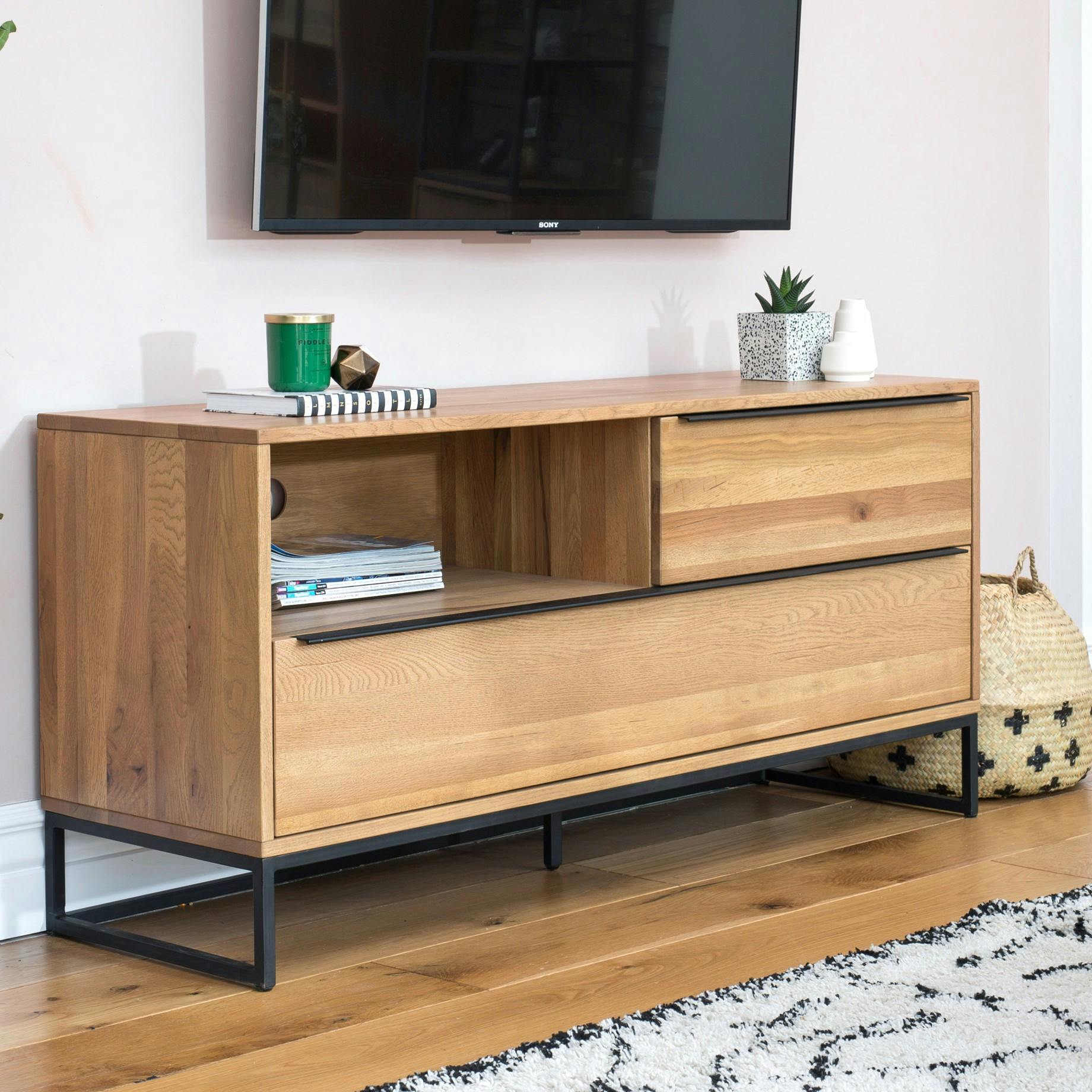 Meuble TV 145 cm en chêne clair VOLGA