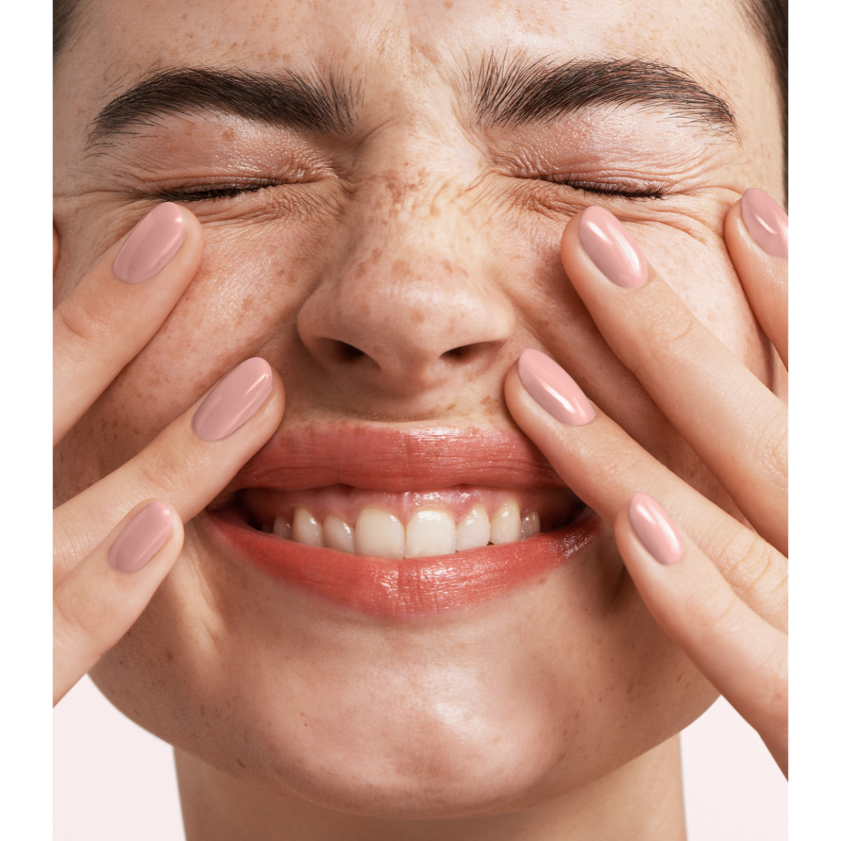 Vernis semi-permanent - Rubber Base Coat - Rose Beige - 15 ml