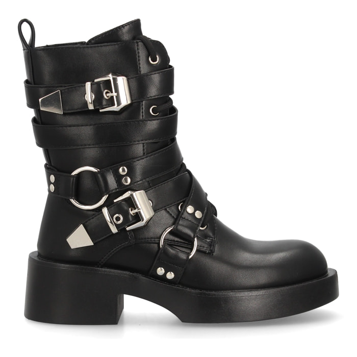 Botas estilo punk con hebillas y plataforma
