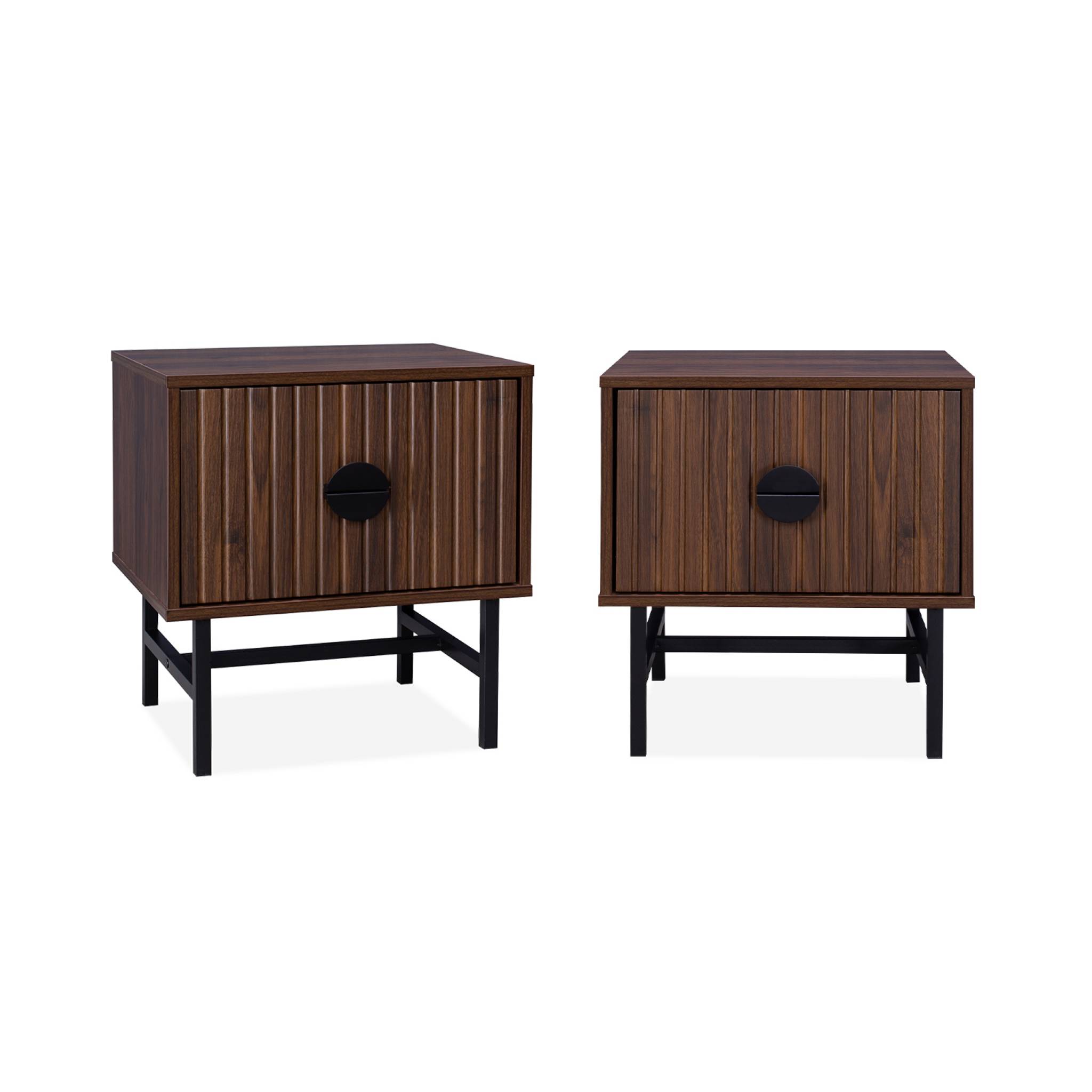 Lot de 2 tables de chevet effet bois foncé. un tiroir. L 48 x l 39 x H 50cm