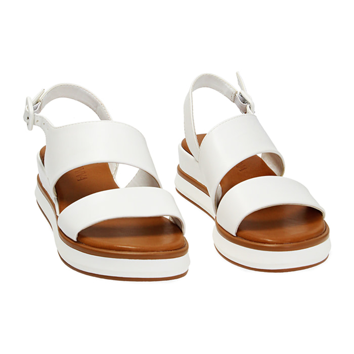 Sandalias con cuña blancas