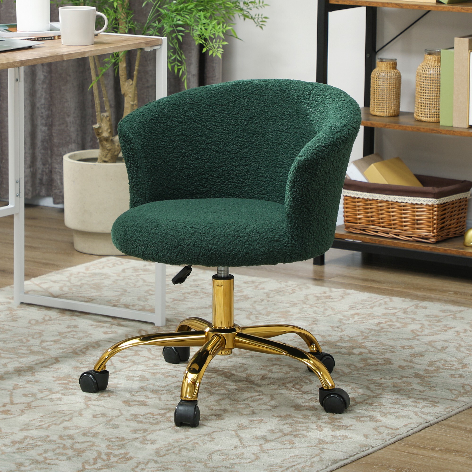 Chaise de bureau design effet courte laine bouclée piètement métal doré vert