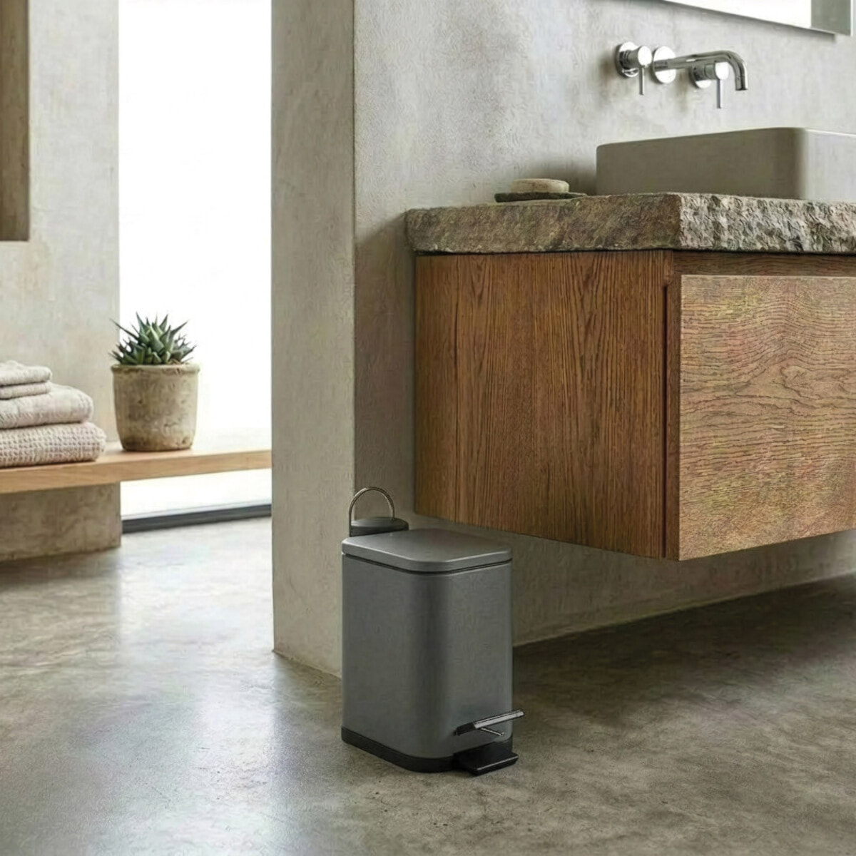 Poubelle à pédale Inox ERIK 5L Gris mat Spirella