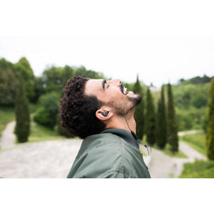 MAGNUSSEN M4 EARPHONES en color Negro