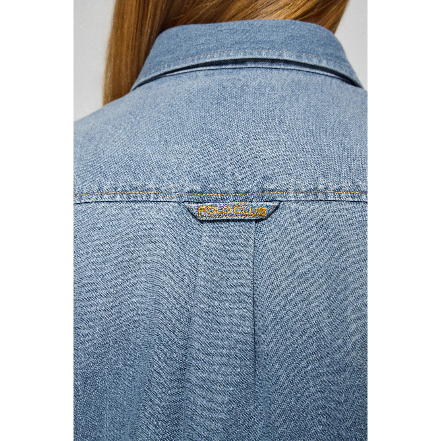 Camisa denim con dos bolsillos y detalle Polo Club