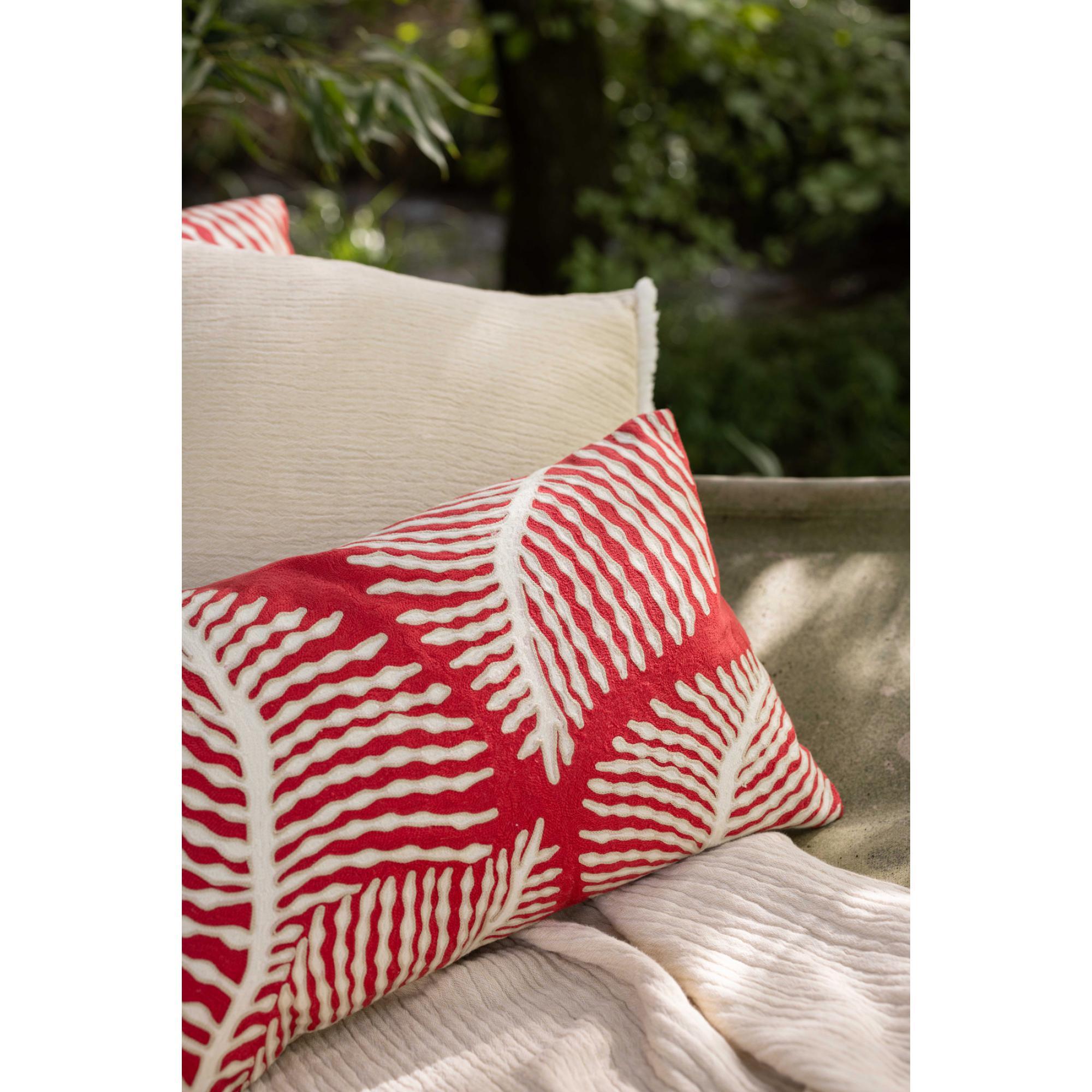 Coussin brodé Flora